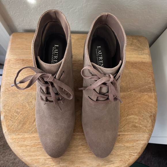 Ralph Lauren Tamia Lace-Up Wedge Ankle Boots Booties Suede Leather Taupe 8.5 EUC - Picture 11 of 16